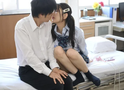 Cậu nam sinh yếu đuối được khoa khôi đè ra địt trong lớp