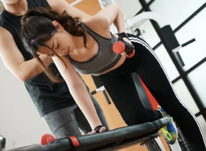 Anh PT số hưởng và người phụ nữ thiếu thốn tình dục nện nhau tưng bừng